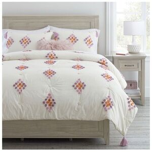 Luna Diamond Tufted Quilt